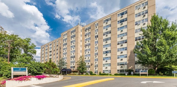 10 Landing Lane apartments in Edison, NJ
