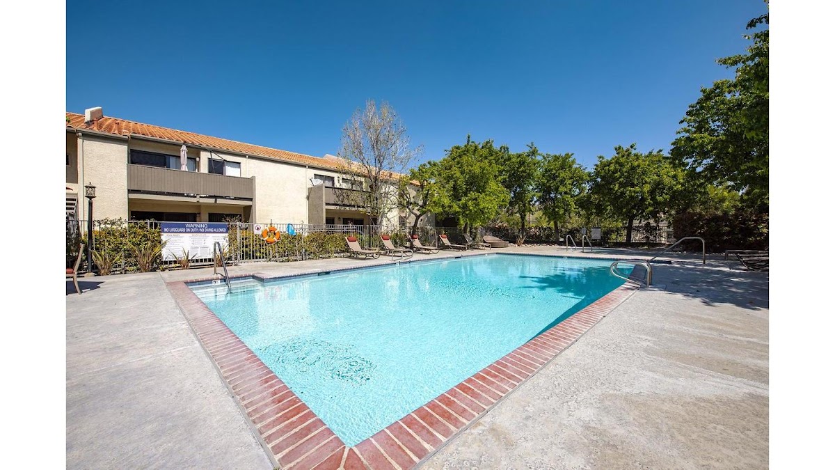 Canyon Ridge apartments in Santa Clarita CA