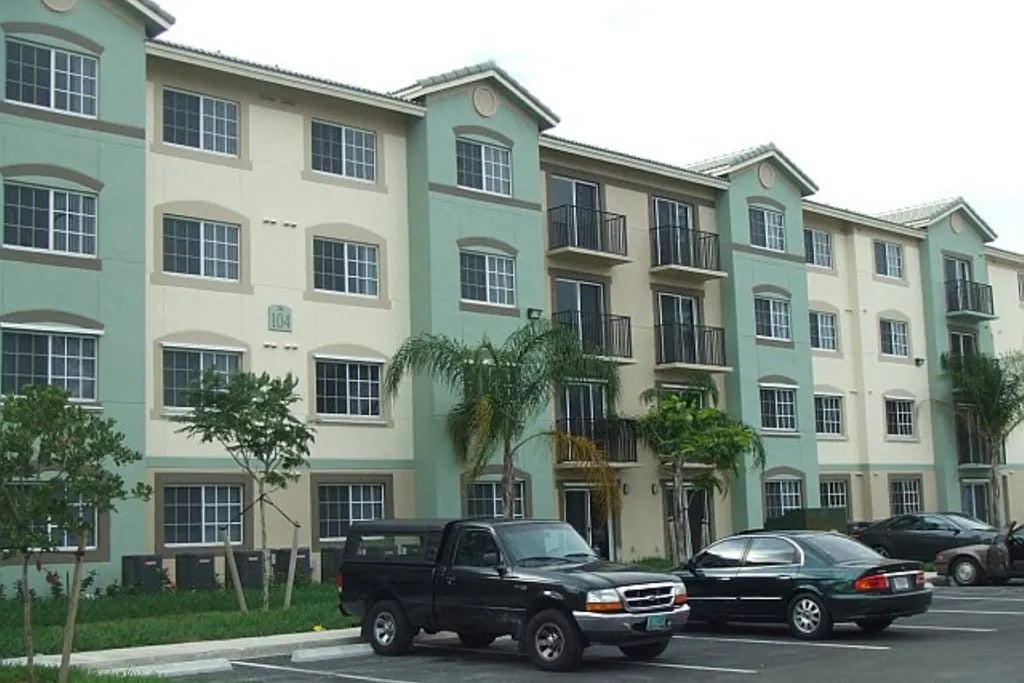 Harbour Cove Apartments apartments in Hollywood FL