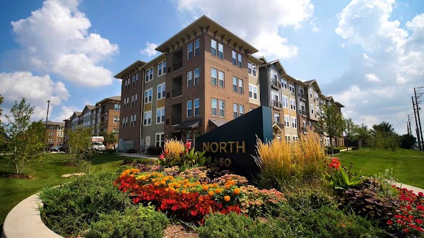 North 680 apartments in Schaumburg IL