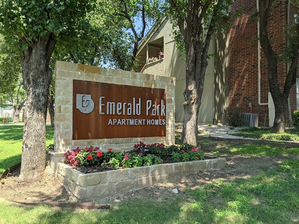 Emerald Park Apartment Homes apartments in North Richland Hills TX