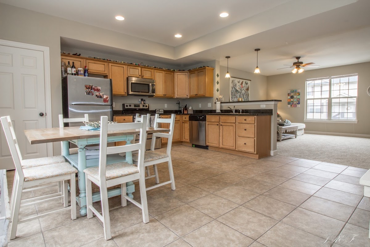 Log Hill Properties apartments in Columbia, MO