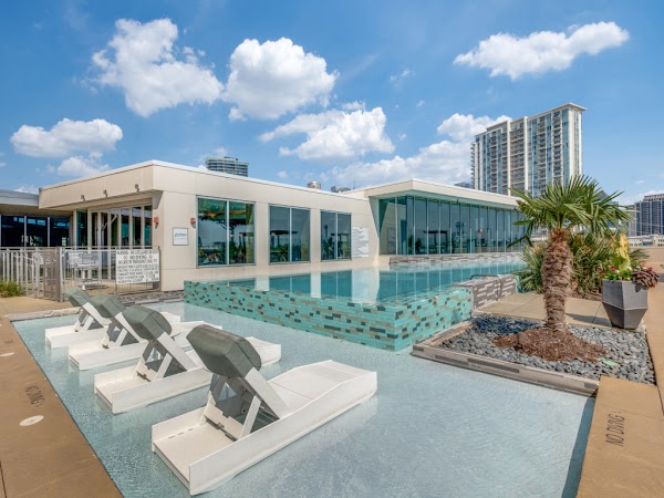 1400HiLine apartments in Dallas TX