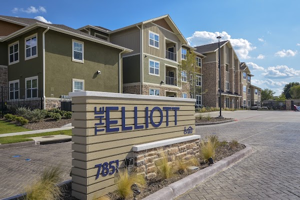 The Elliott apartments in Mansfield TX