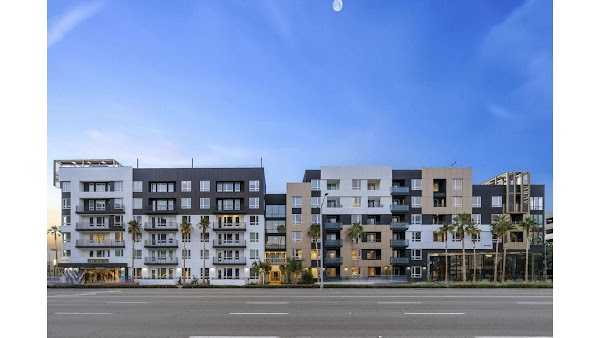 Aurum apartments in Irvine, CA