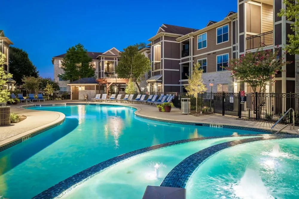Marquis at The Woodlands apartments in Spring TX