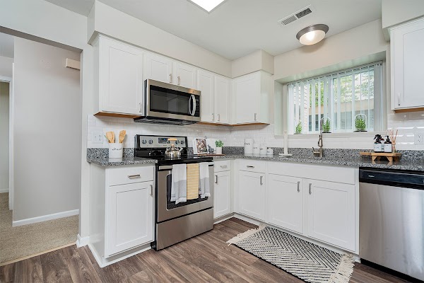 Ascent at Farmington Hills apartments in Farmington Hills MI