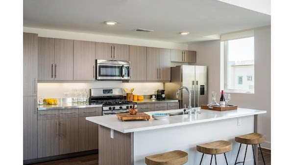 Runway Living apartments in Inglewood CA