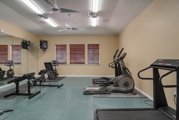 Highland Meadow Village apartments in Pearland TX