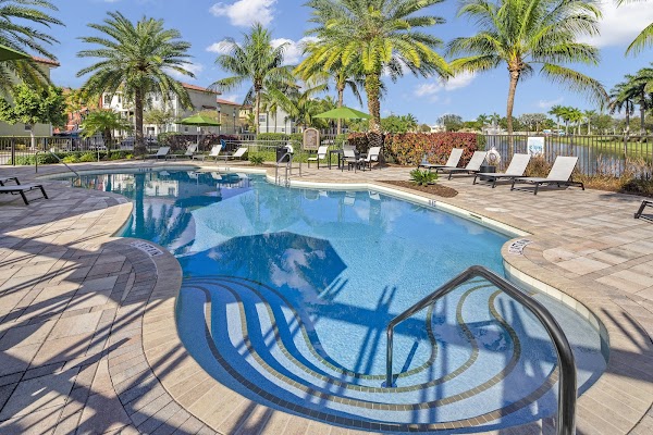 Mosaic at Miramar Town Center apartments in Pembroke Pines FL