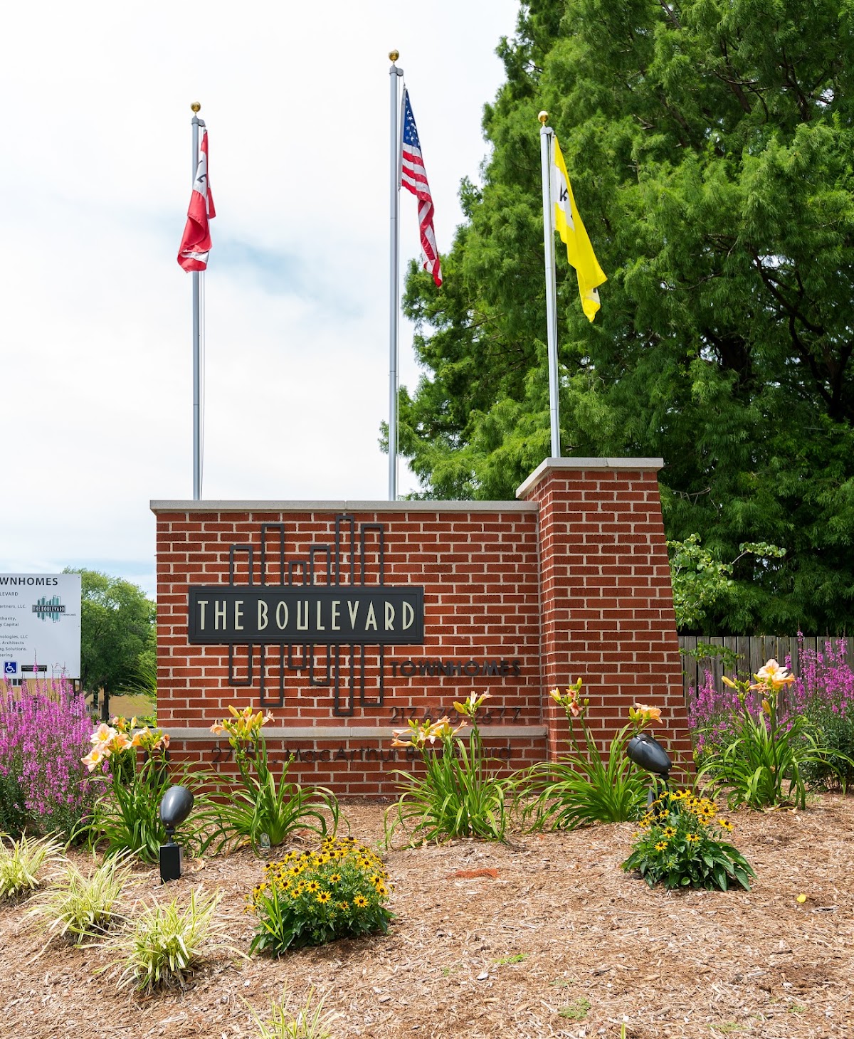 The Boulevard Townhomes apartments in Springfield IL