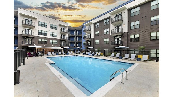 McDowell Point apartments in Naperville IL