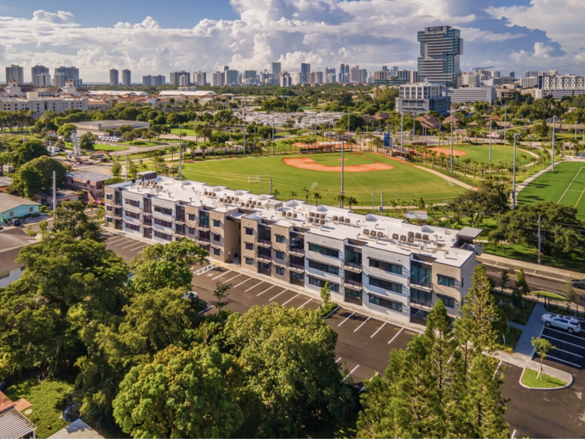 215 Park apartments in Hollywood FL