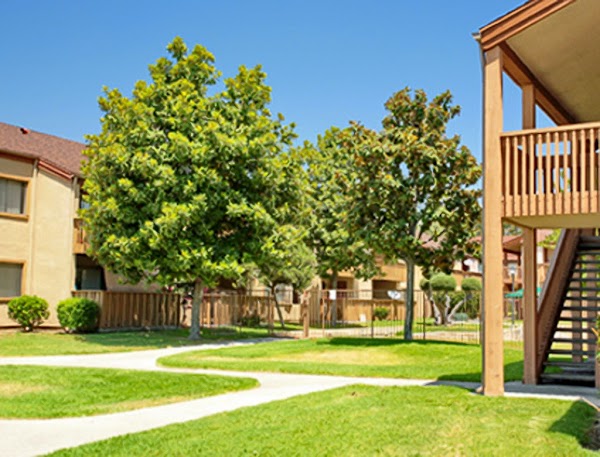 WOODSIDE VILLAGE Apartments apartments in West Covina CA