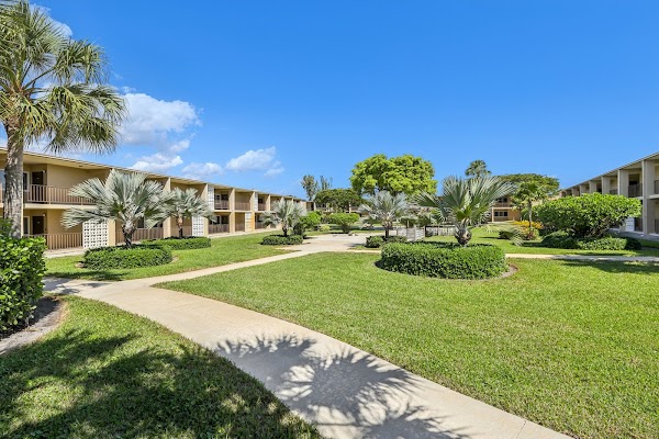 Cynthia Gardens apartments in Boca Raton FL