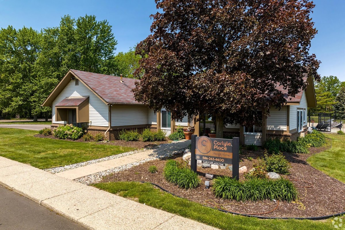 Carlyle Place apartments in Sterling Heights MI