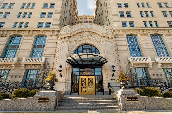 The Belden-Stratford apartments in Chicago, IL