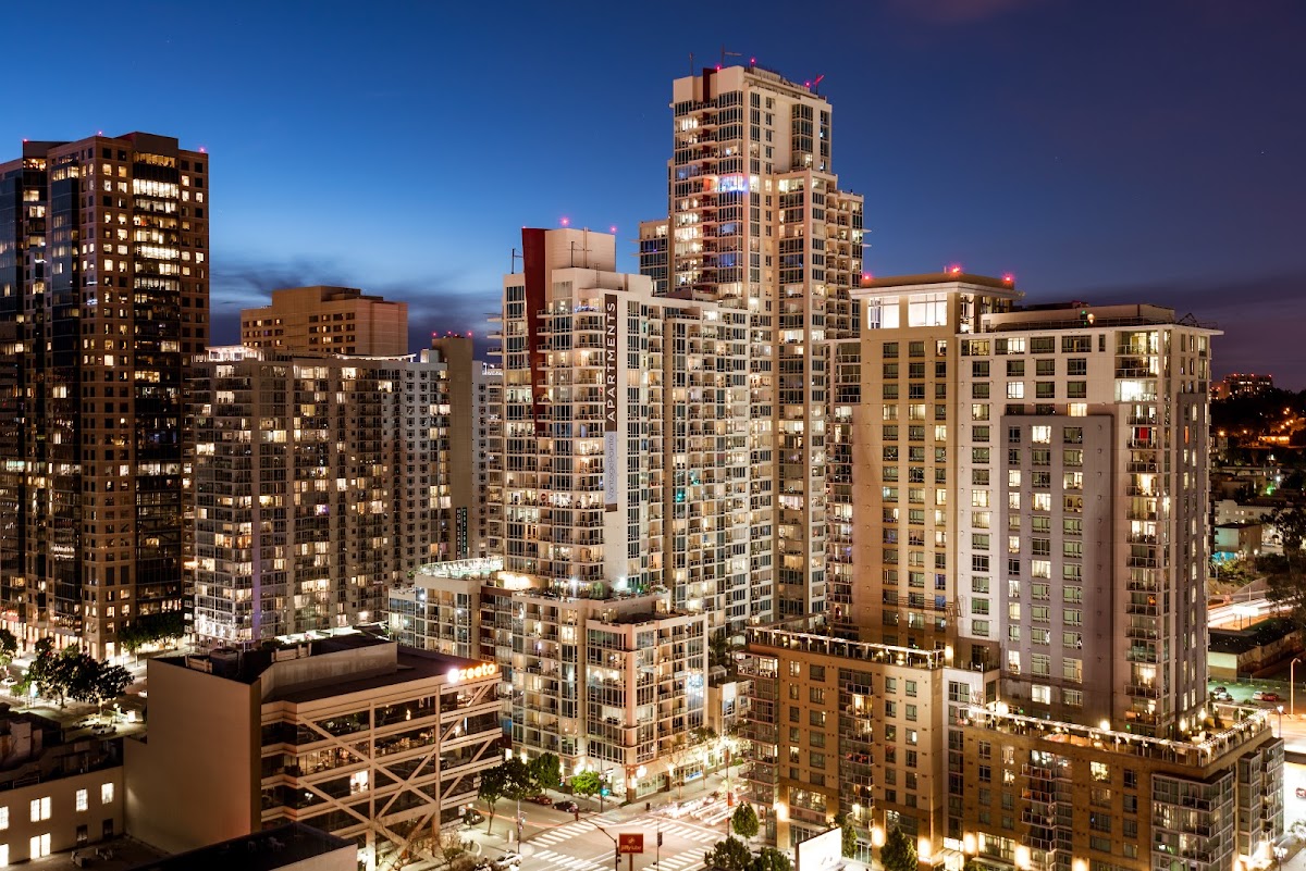 Vantage Pointe Apartments apartments in San Diego, CA