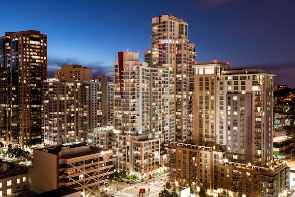 Vantage Pointe Apartments apartments in San Diego, CA
