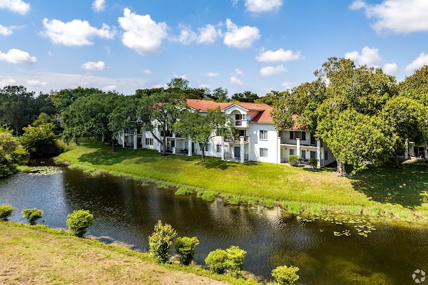 Pinebrook Pointe apartments in Coral Springs FL