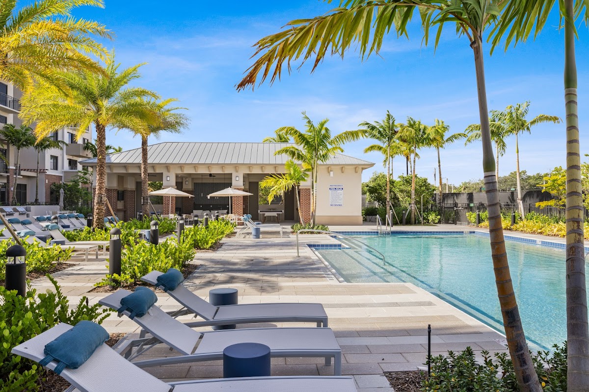 Shalimar at Plantation apartments in Sunrise FL