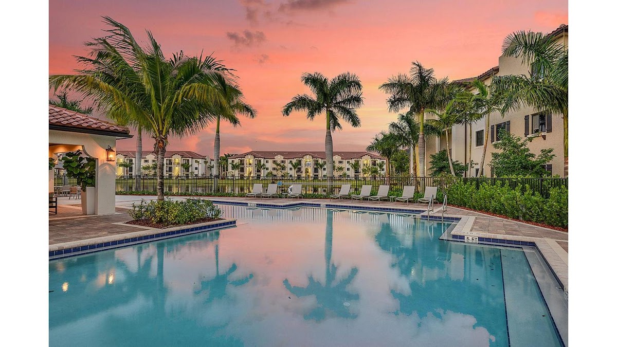 Celebration Pointe apartments in Coral Springs FL