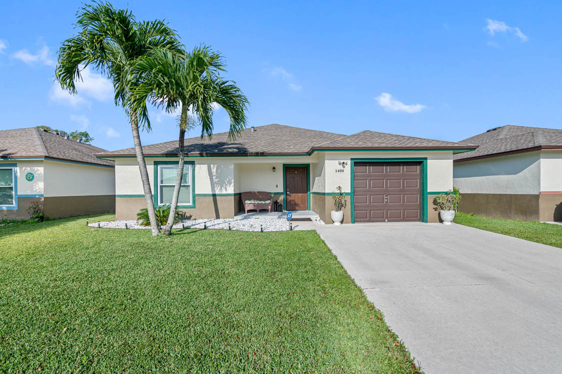 Merritt Place Estate apartments in Florida City, FL