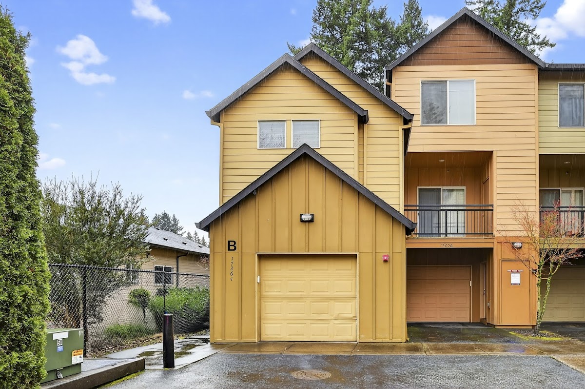 Glisan Townhomes apartments in Gresham, OR