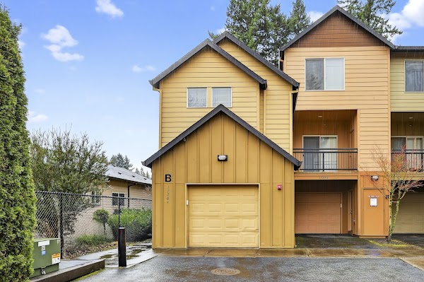 Glisan Townhomes apartments in Gresham, OR