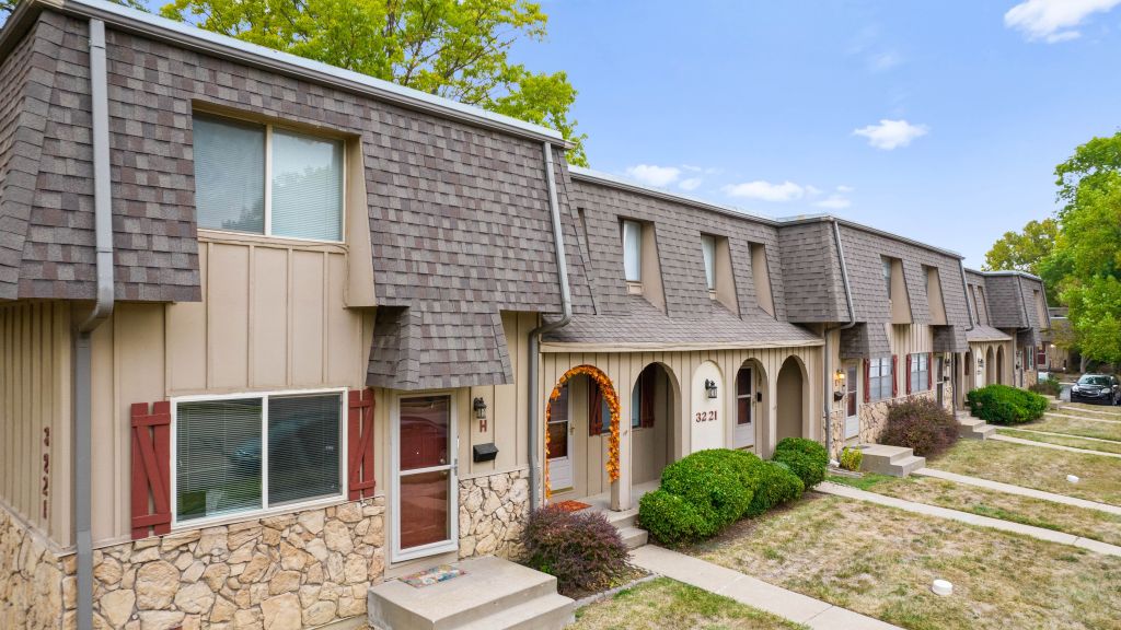 Misty Glen Apartments and Townhomes apartments in Topeka, KS