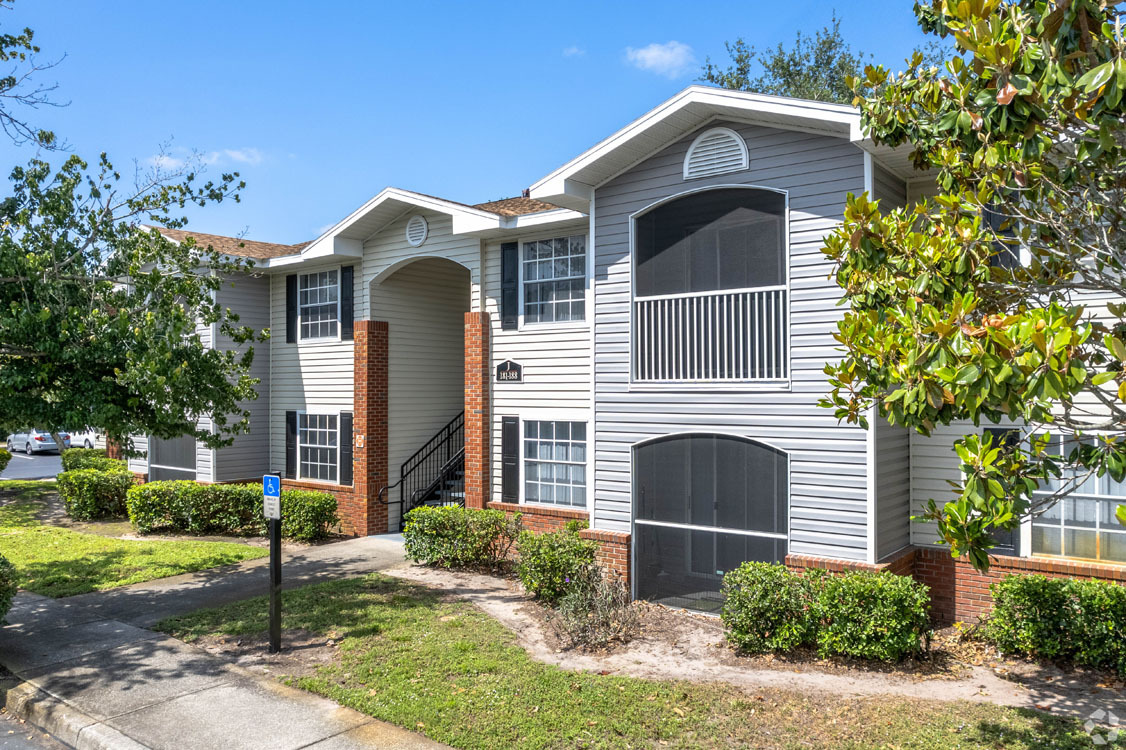 Lakeland Landing apartments in Lakeland FL