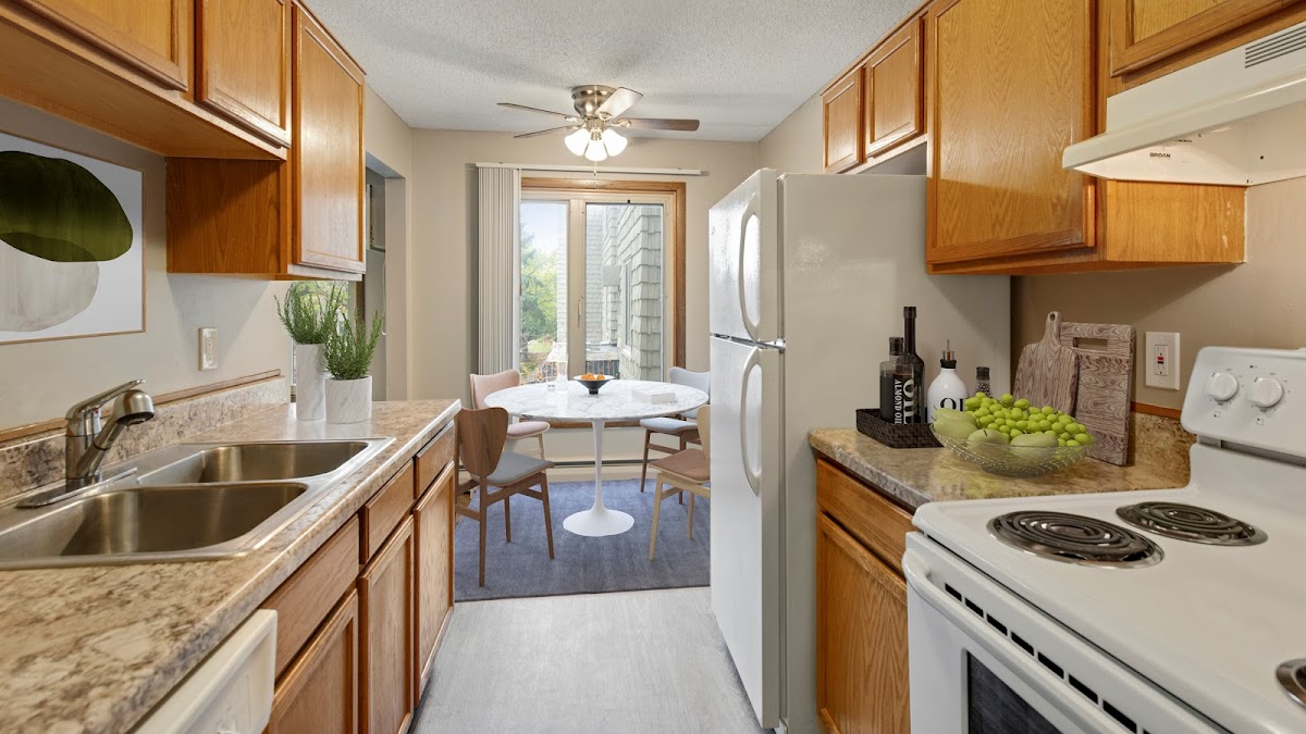 Parklawn Estates apartments in Bloomington MN