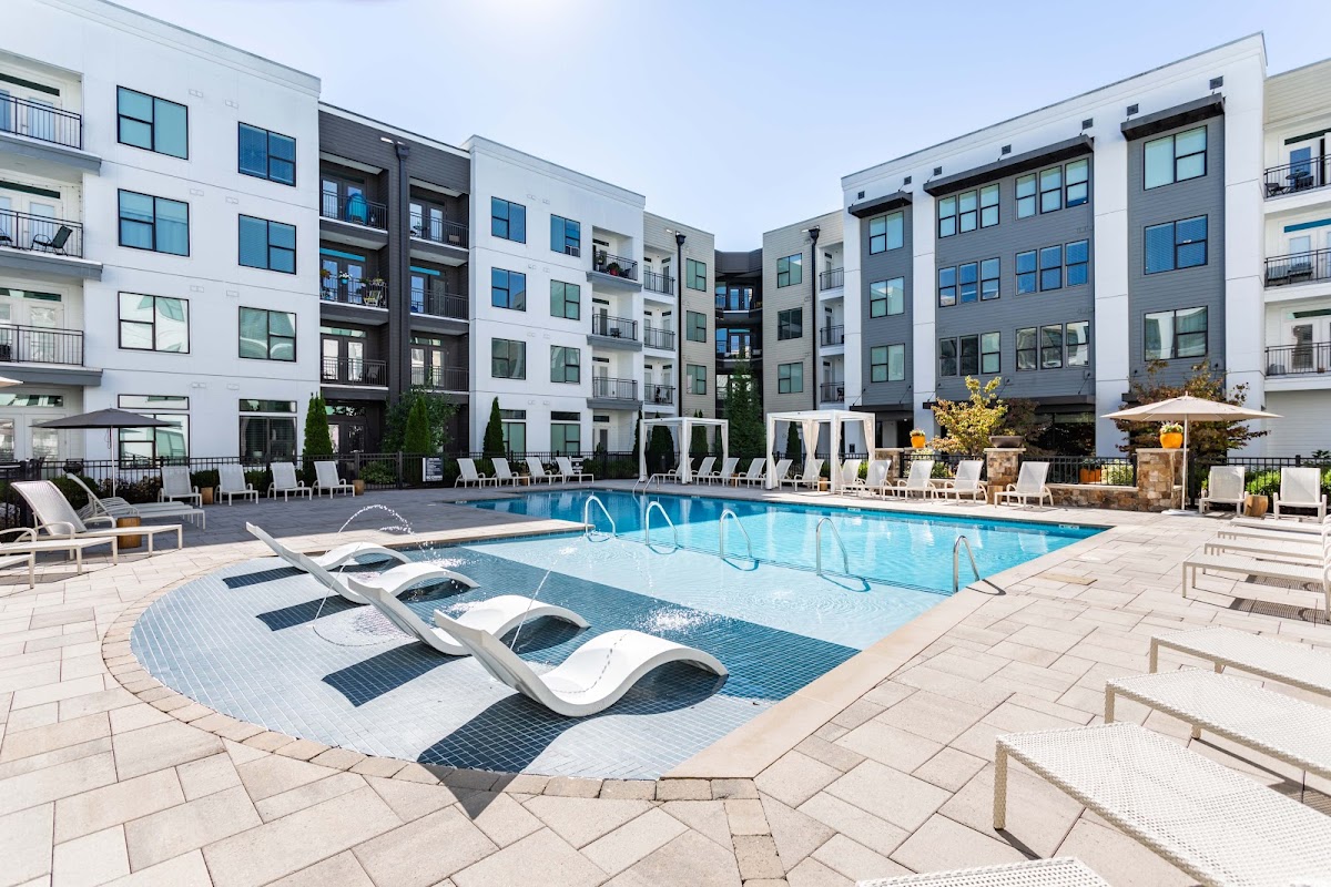 IMT at the Galleria apartments in Franklin, TN