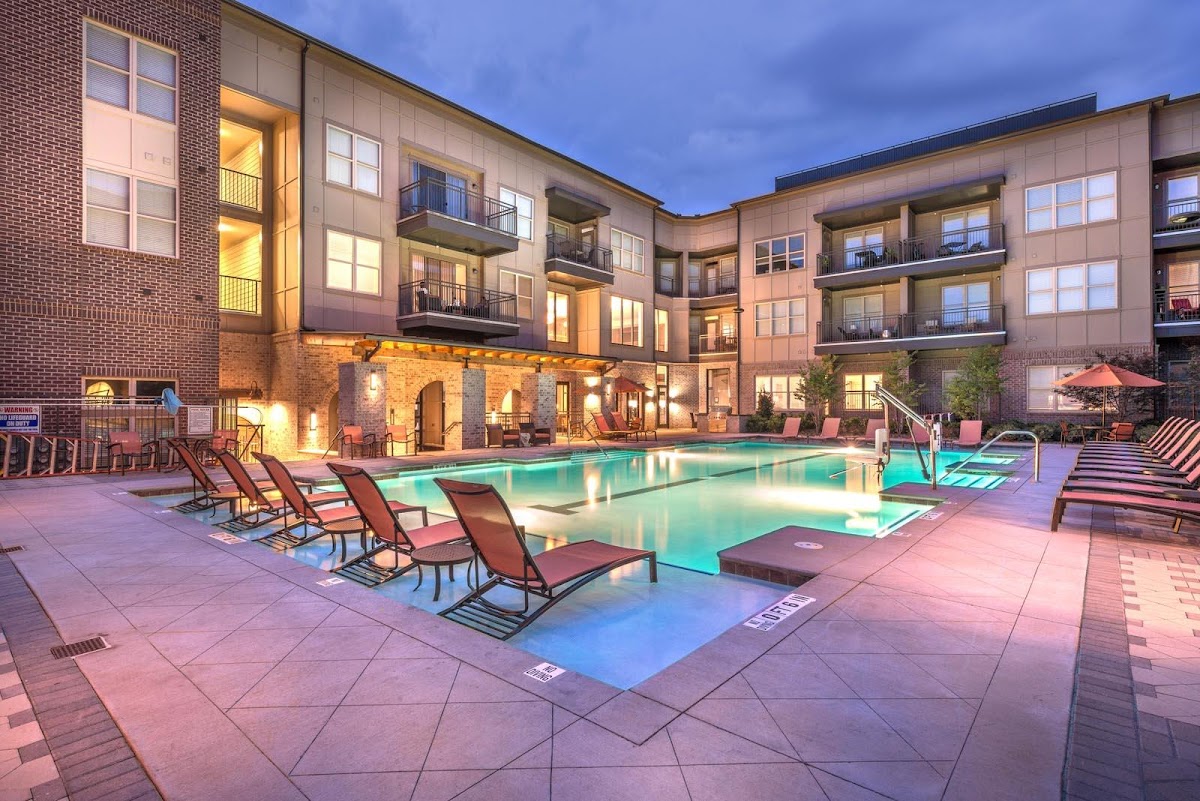 Roswell City Walk apartments in Roswell, GA