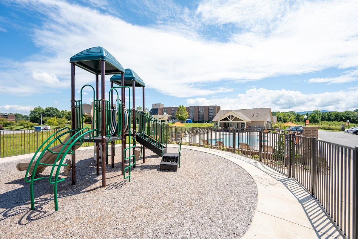Universal at Mockingbird Lane apartments in Johnson City, TN