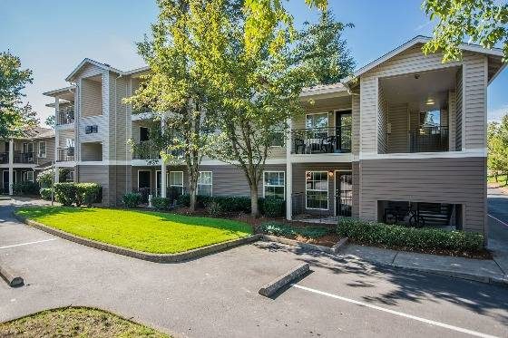 Seven West at the Trails apartments in Beaverton, OR