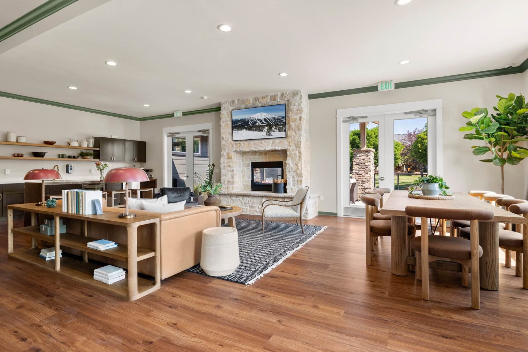 Outlook at Pilot Butte apartments in Bend, OR