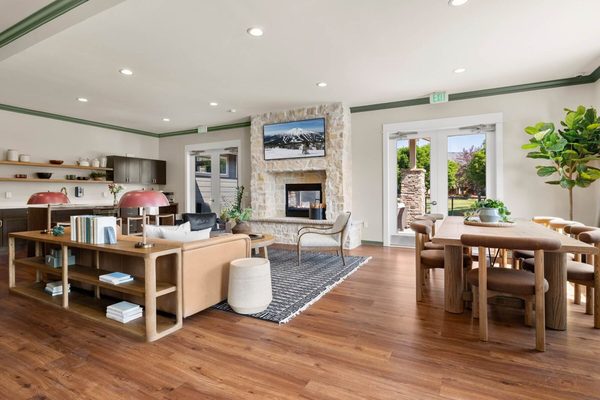 Outlook at Pilot Butte apartments in Bend, OR