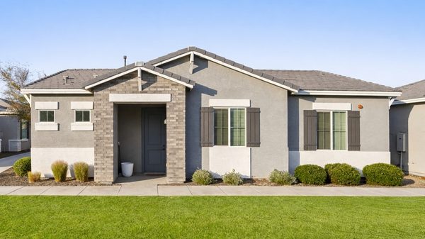 The Farmhouse on Estrella apartments in Goodyear, AZ