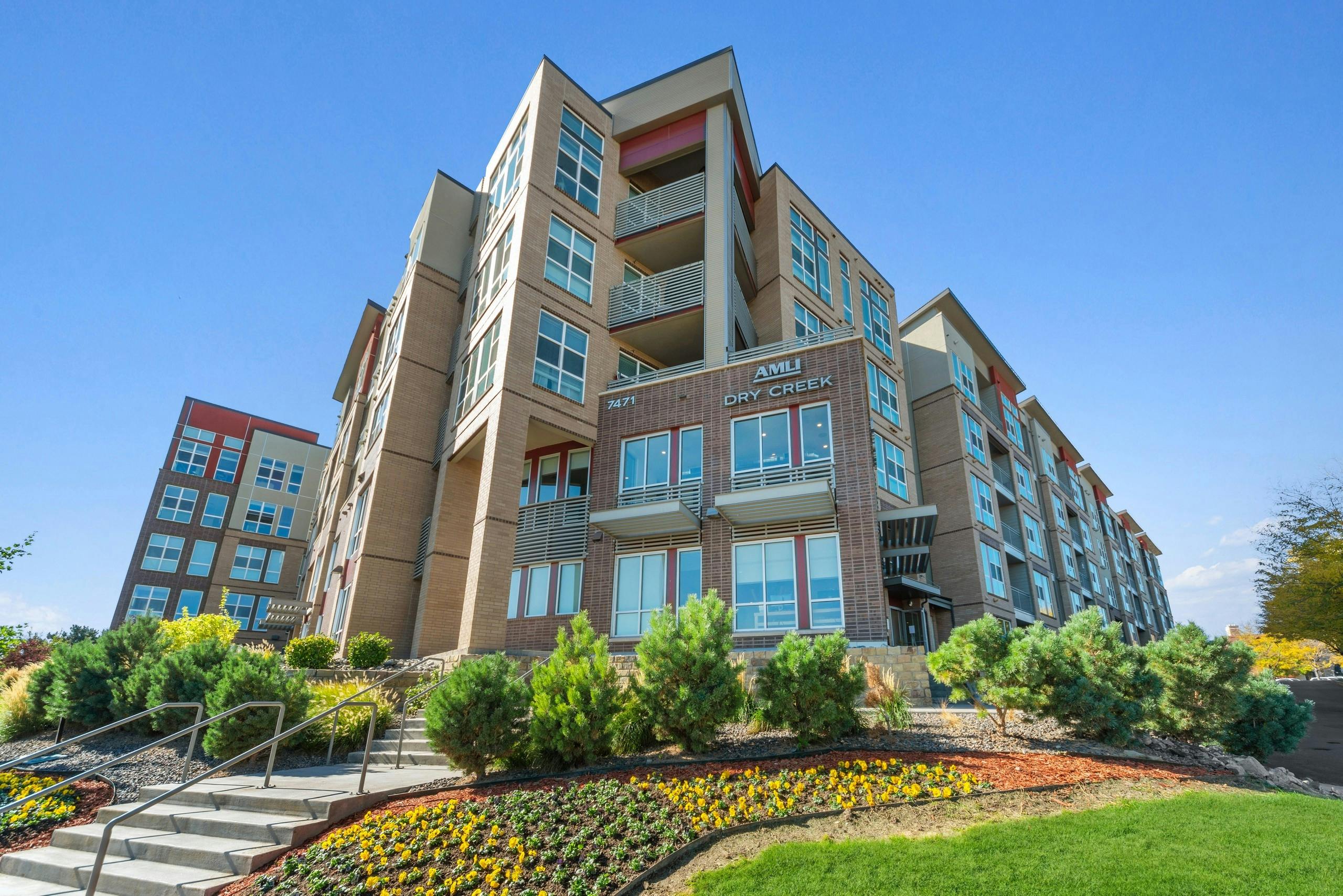 AMLI Dry Creek apartments in Englewood, CO