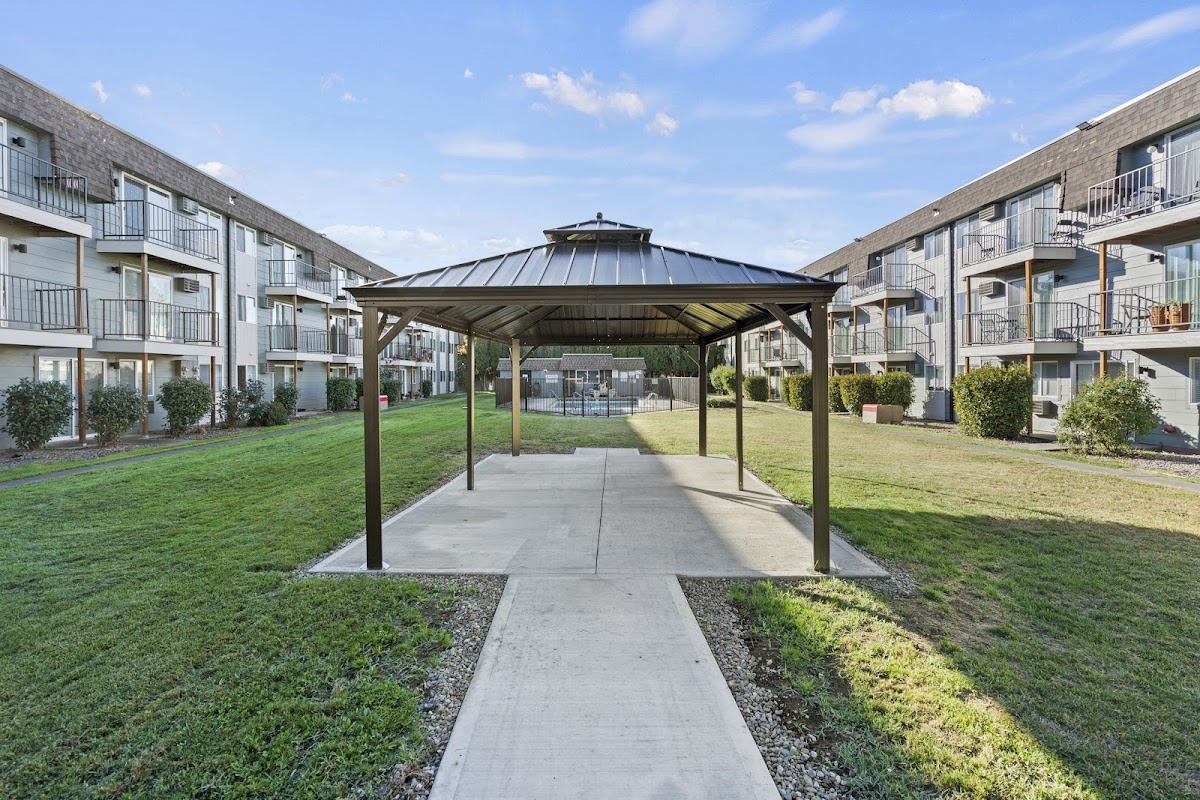 Valley Pines Apartments apartments in Medford, OR