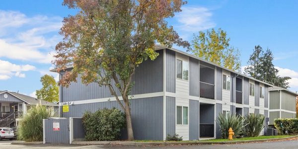 Brentwood Village Apartments apartments in Medford, OR