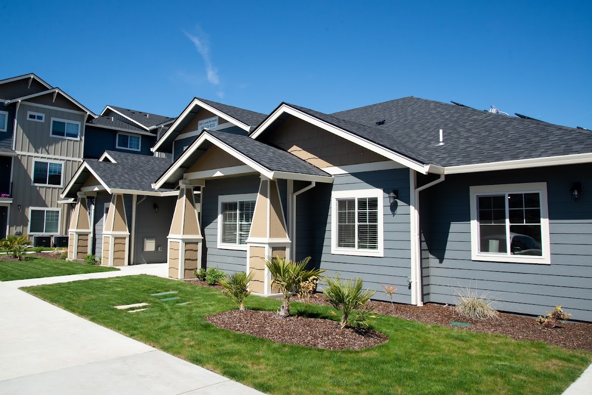 Smith Crossing apartments in Central Point, OR