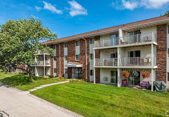 The Meadows apartments in Waukesha, WI