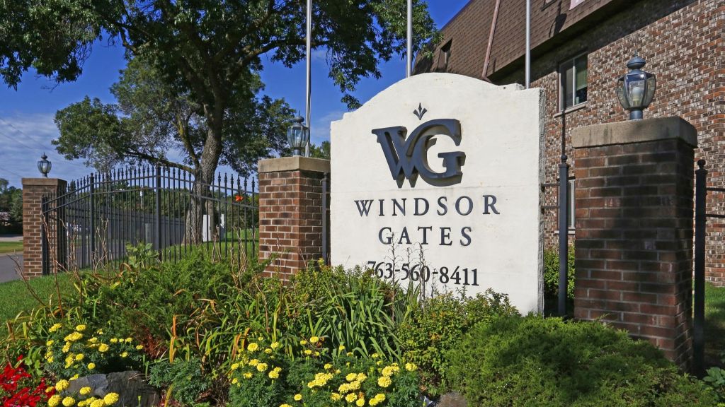 Windsor Gates apartments in Brooklyn Park, MN