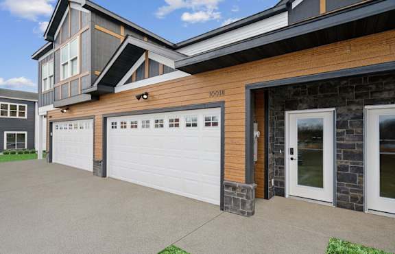Avalon Apartments & Townhomes apartments in Eagan, MN