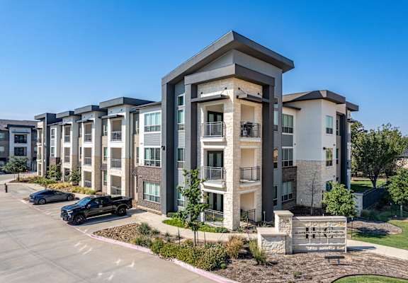 Hunters Creek Apartments apartments in Denton, TX