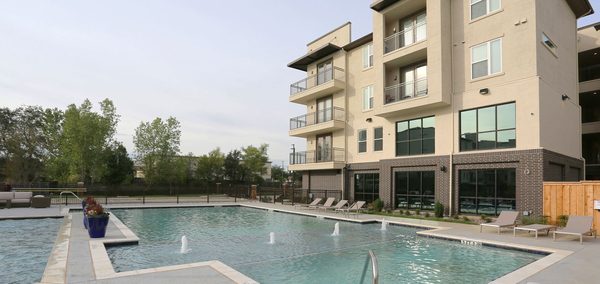 Oxford at Lake View apartments in Corinth, TX