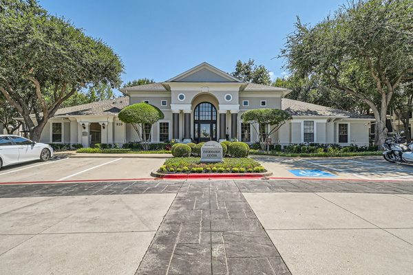 Wildwood Creek apartments in Addison, TX