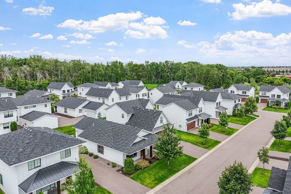 Mills Creek apartments in Maple Grove, MN